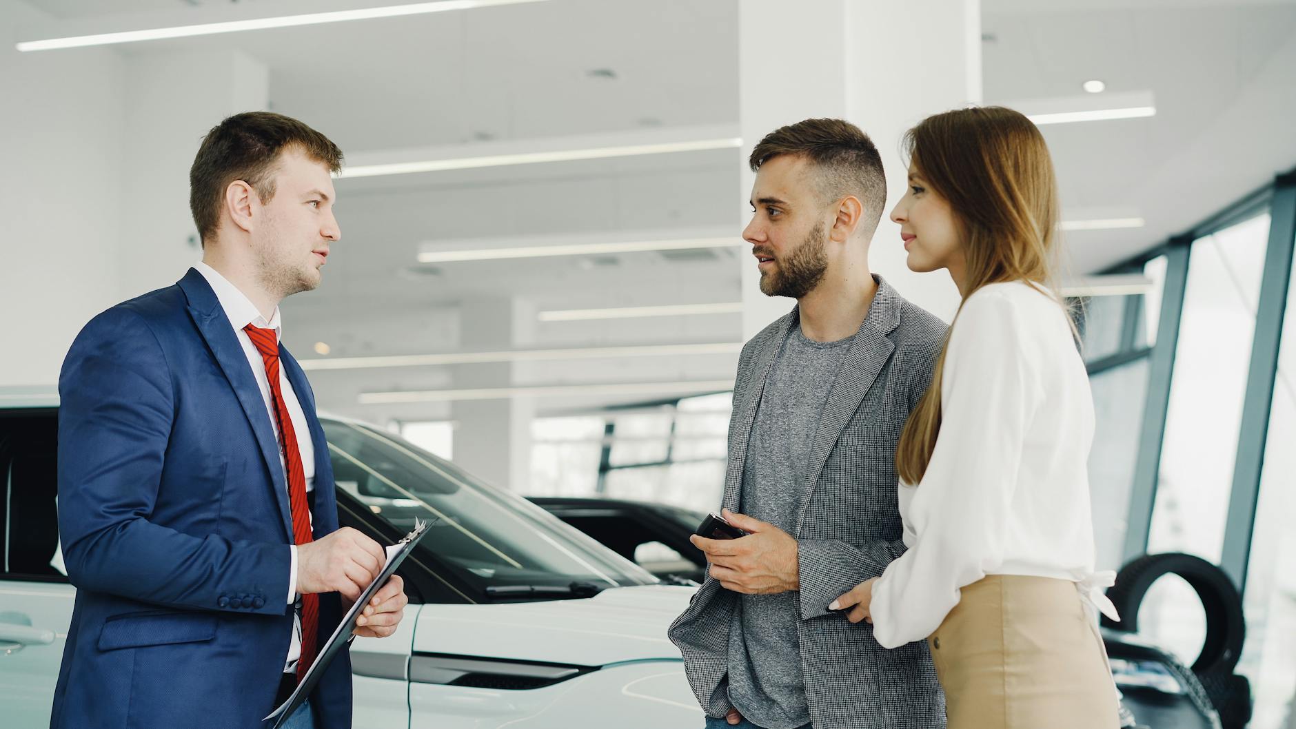 자동차 판매 전략과 흥망 예측